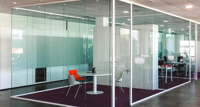 Consejos prácticos y modernos para decorar oficinas